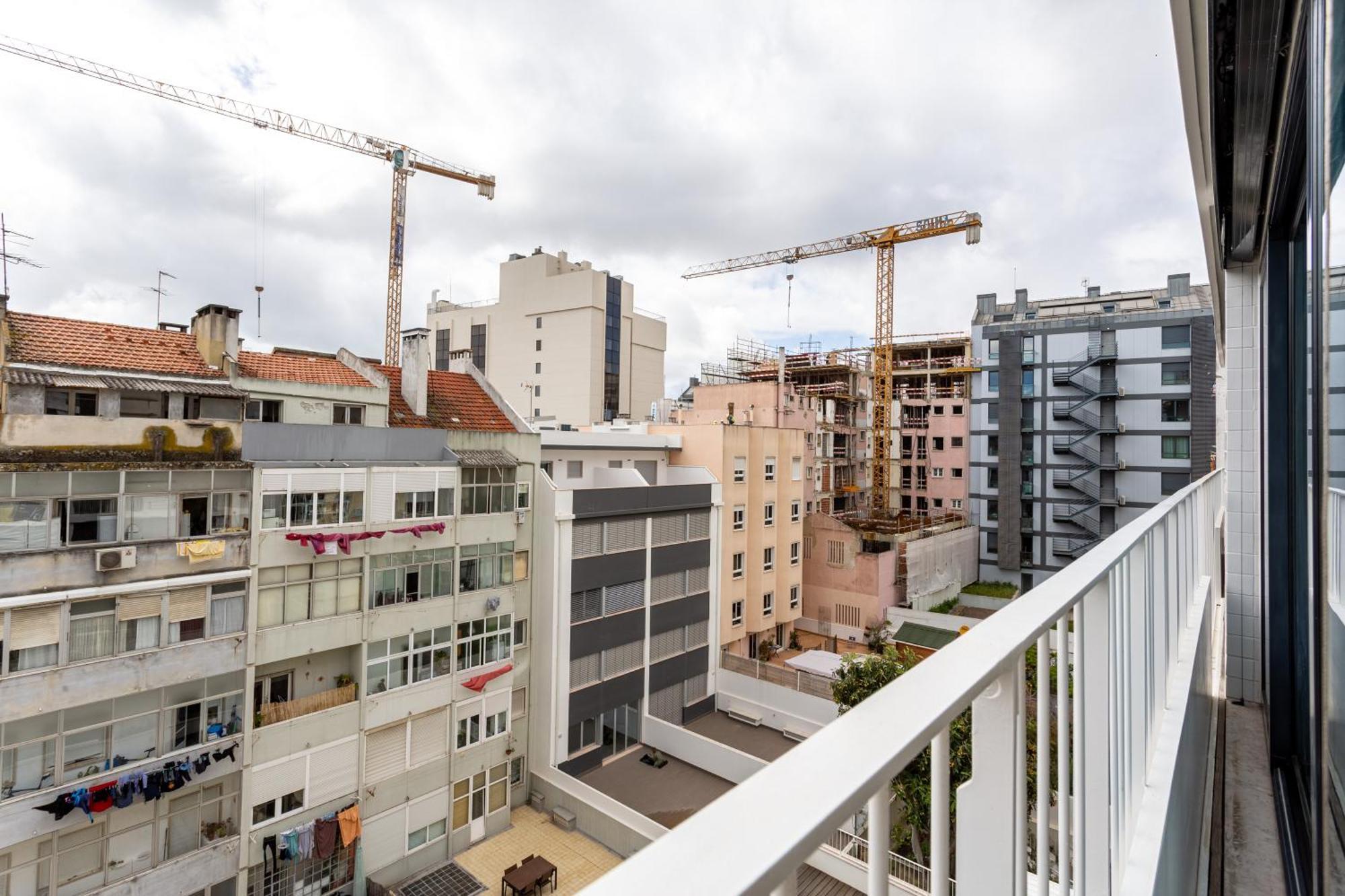 Joivy Chic Apt With Balcony Near Liberdade Avenue Apartment Lisabona Exterior foto